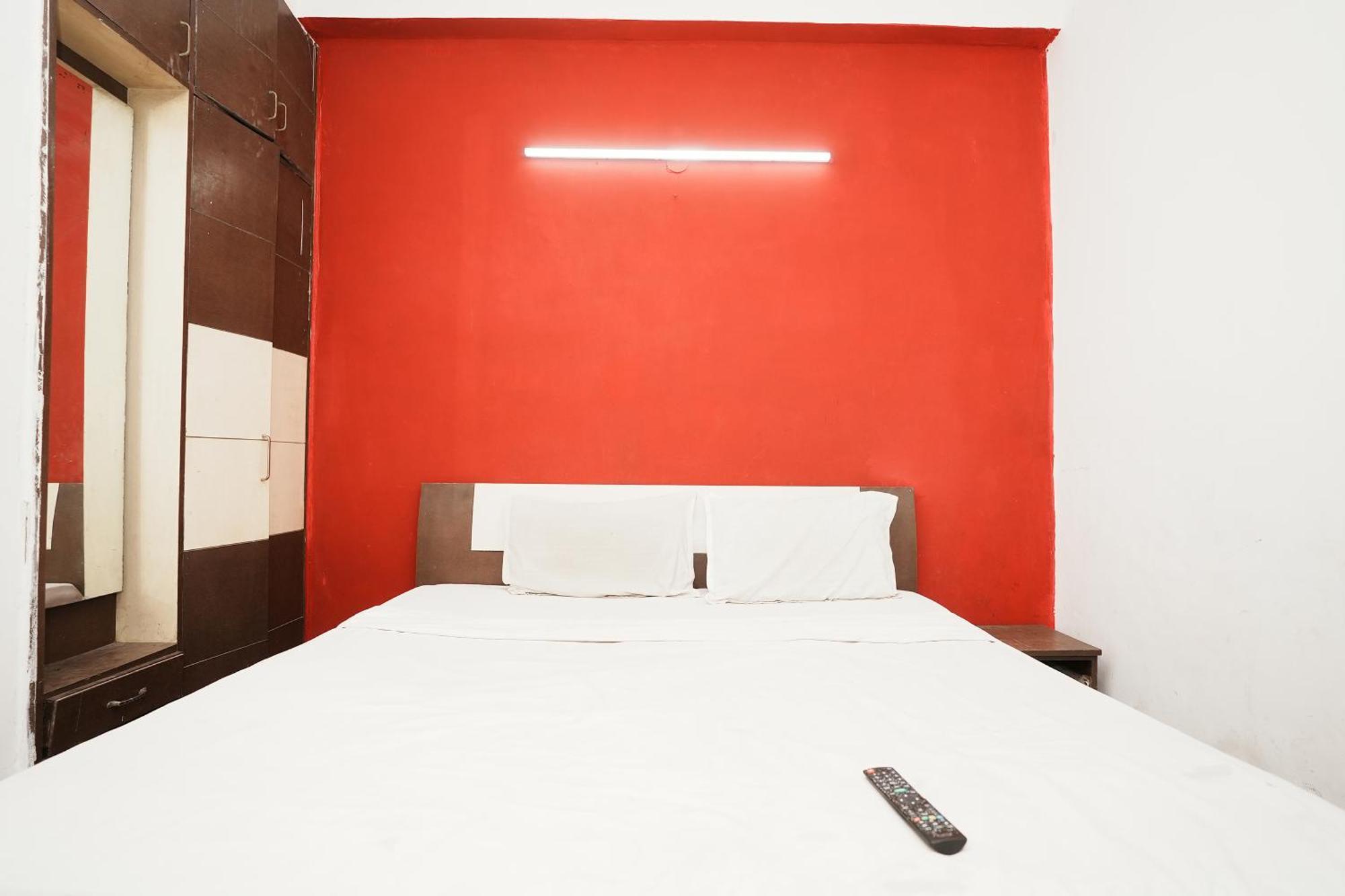 Hotel Sunrise Moon New Delhi Exteriör bild